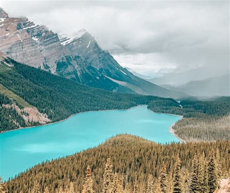 15 Most Beautiful Lakes in Canada you MUST visit! - Canada Crossroads