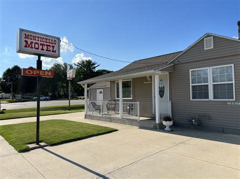 Motel Rooms — The Monticello Motel