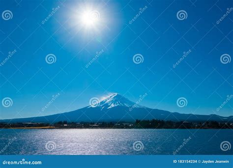 Mount Fuji from Lake Kawaguchi Stock Photo - Image of vacation, travel: 183154234