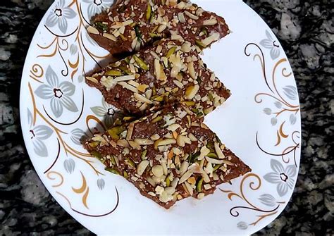 Chocolate barfi Recipe by Nafeesa Mustafa - Cookpad