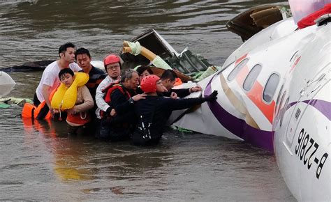 Taiwan Plane Scraped Highway Before Fatal Crash Photos - ABC News