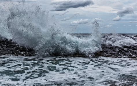 Sea Storm Waves - 2500x1586 Wallpaper - teahub.io