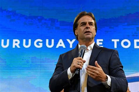 Uruguay’s Lacalle Pou Wins Presidency - Bloomberg