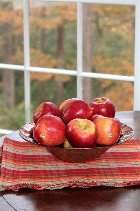 Caramel Apple Slab Pie with Autumn Glory Apples