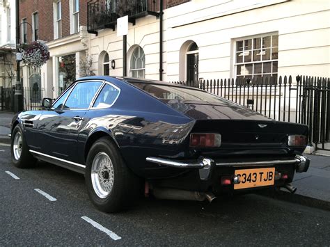 Aston Martin Vantage V8, 1977 | Autos und motorräder, Autos, Motorrad