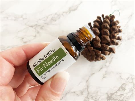 Southern Mom Loves: Make Your Faux Christmas Tree Smell like the Real Thing, Naturally!