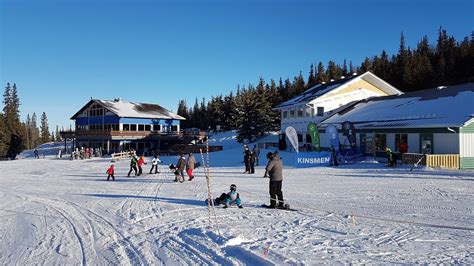 Skiing at Hidden Valley Ski Resort, Cypress Hills Provincial Park ...