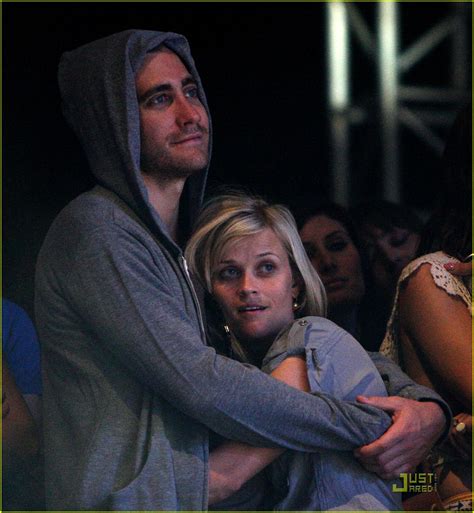 Reese Witherspoon & Jake Gyllenhaal: Coachella Cuddle: Photo 1866321 ...