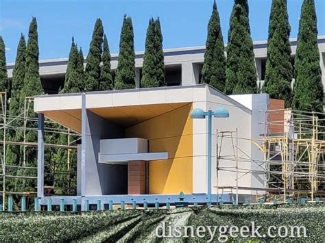 Downtown Disney Parking Lot Building - The Geek's Blog @ disneygeek.com