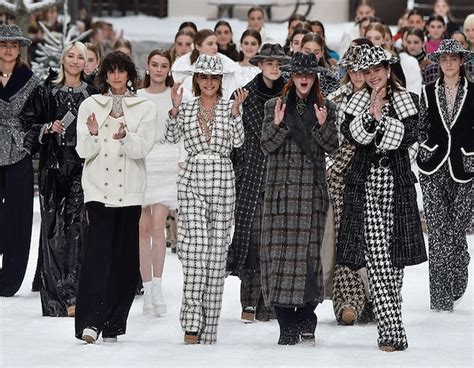 A Round of Applause from Chanel Fashion Show Fall 2019: Star Sightings | E! News