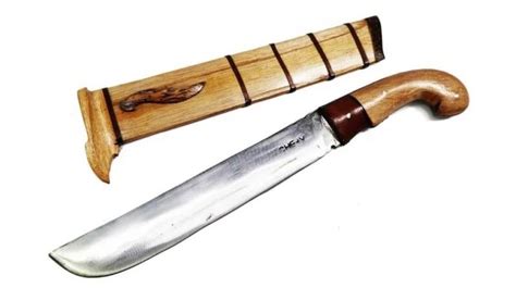 Golok, Senjata Tradisional Banten Terbuat dari Besi Baja Karbon ...