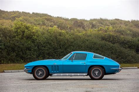 Chevrolet Corvette C2 StingRay - features, overview, photo price