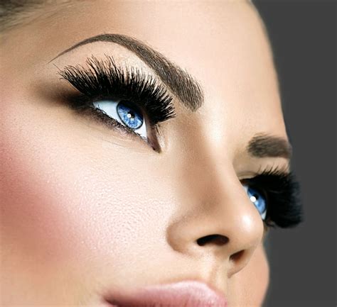 Eyelash Extensions Made Simple: A Step-by-Step Guide