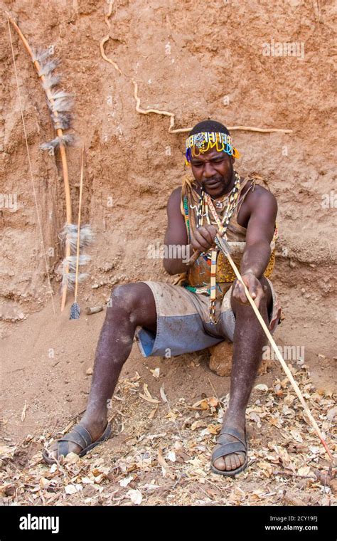 Hadza people hi-res stock photography and images - Alamy