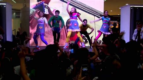 The Dancing Bus by: Hi5 Cast Philippines at The Podium - YouTube