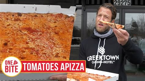 Barstool Pizza Review - Tomatoes APizza (Farmington Hills, MI) - Win ...