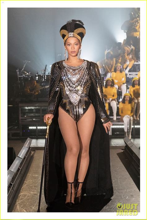 Beyonce's Coachella Performance Photos - See Her Fierce Looks!: Photo ...