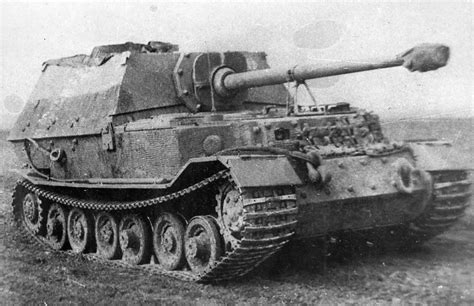 Heavy tank destroyer Elefant from schwere Panzerjäger-Abteilung 653 | World War Photos