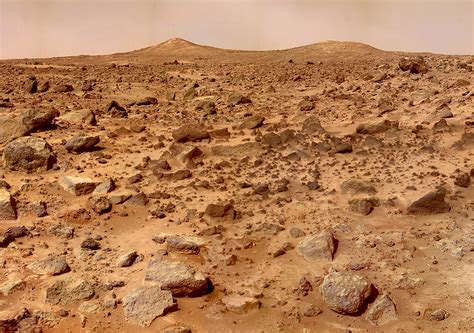 NASA's Mars Pathfinder Mission Captured This Breathtaking Image of the ...