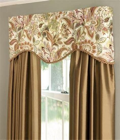 Feminine Scalloped Valances