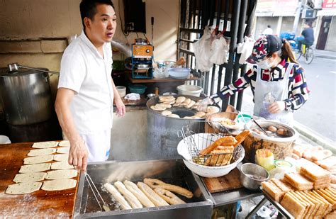 Inside Shanghai's Early Morning Street Breakfast Market – That’s Shanghai