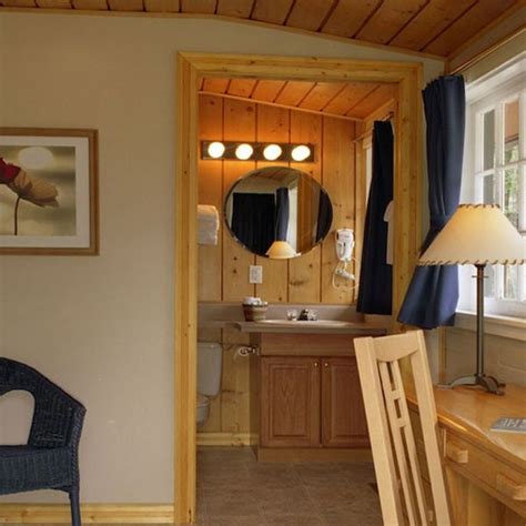 Rooms at Our Jasper Hotel - Book Today - Overlander Mountain Lodge