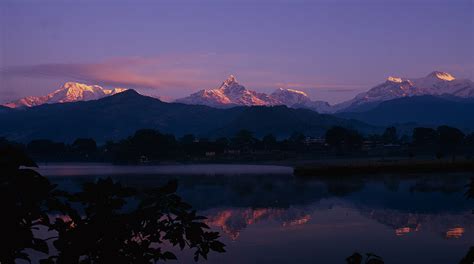 Pokhara Sunrise: ANNAPURNA: HIMALAYA: STEVE RAZZETTI - PROFESSIONAL PHOTOGRAPHER