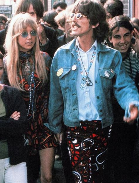 Pattie Boyd,George Harrison | Hippie outfits, Vintage festival fashion, 60s fashion