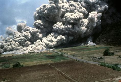 Pyroclastic surges and base surges - Geological Digressions