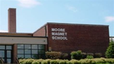 Moore Elementary School assistant principal dies