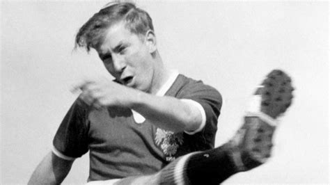 Bobby Charlton obituary: Manchester United legend and England World Cup ...