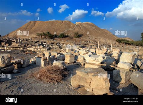 Ancient israel architecture hi-res stock photography and images - Alamy