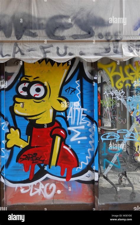 Simpsons graffiti hi-res stock photography and images - Alamy