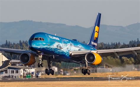 Flight Review: Icelandair's 737 MAX 8 Saga Premium - AirlineReporter : AirlineReporter