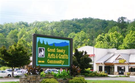 Arts and Crafts Community of Gatlinburg - Jen Around the World