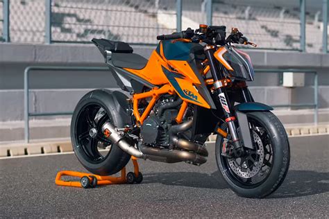 Watch: 2020 KTM 1290 Super Duke R launched - Motorcycle News