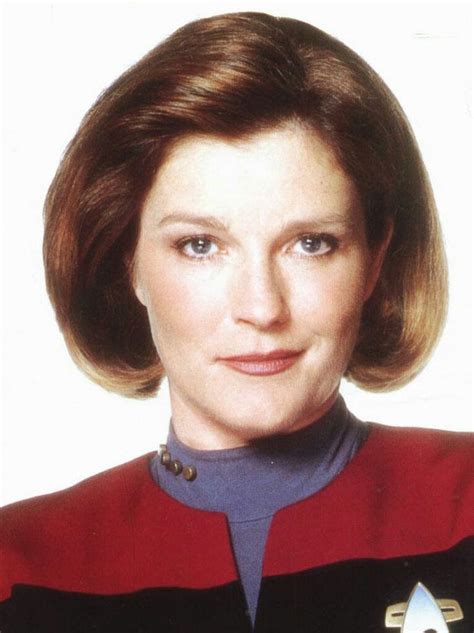 Kate Mulgrew as Captain Janeway in Star Trek Voyager. | Star trek, Star ...