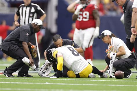 Steelers quarterback Kenny Pickett suffers knee injury vs. Texans