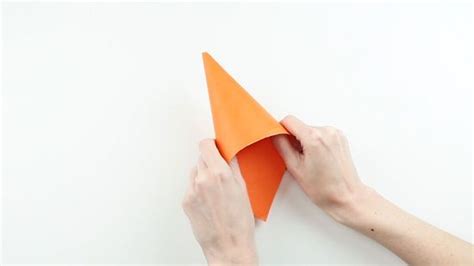 How to Make a Funnel or Cone from Paper | Paper cones, Holiday diy, Diy paper