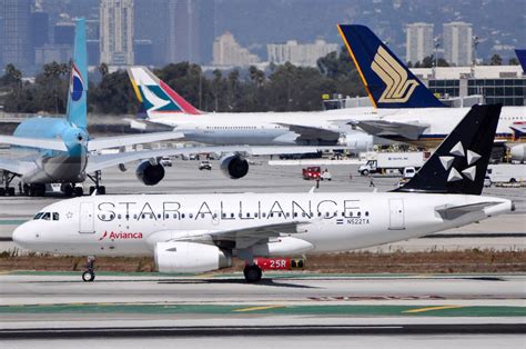 Avianca "STAR ALLIANCE" A319 at LAX on Sept. 27, 2013. | San jose ...