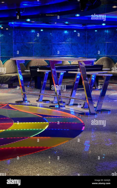 Jazz club tables hi-res stock photography and images - Alamy