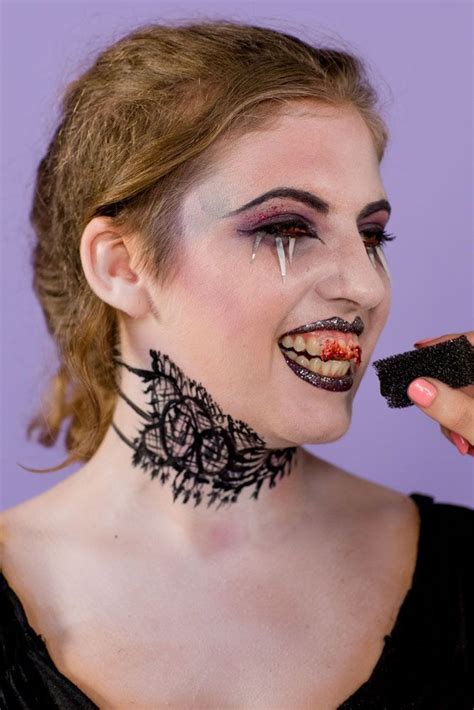 We Can't Get Enough of This Easy Vampire Makeup Tutorial for Halloween