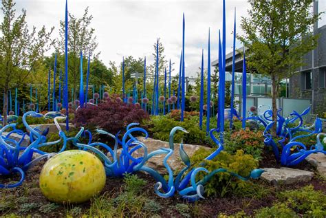 Explore Chihuly Garden: Seattle's Glass Art Marvel