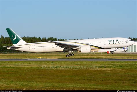 AP-BID PIA Pakistan International Airlines Boeing 777-340ER Photo by ...