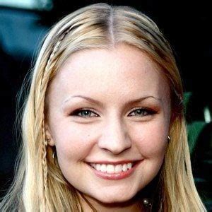 Lindsey Haun - Age, Family, Bio | Famous Birthdays