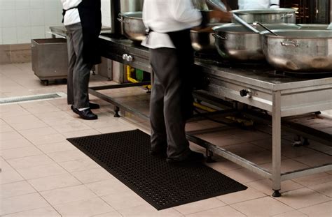 Commercial Kitchen Flooring: 5+ Ideas for Your Restaurant