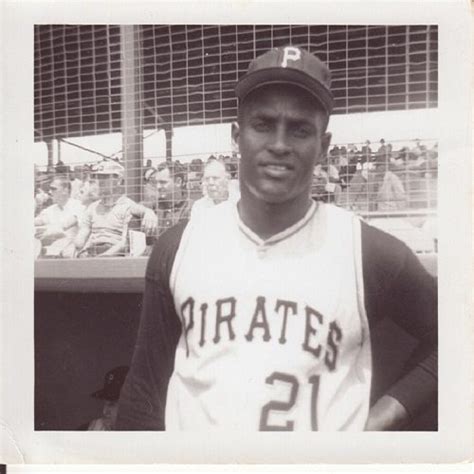 Remembering Roberto Clemente, Hall of Fame Outfielder - Alive Tampa Bay