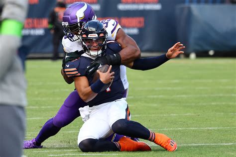 Bears vs. Vikings live updates: Predictions, odds, how to watch Monday ...