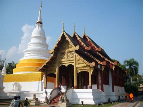 Buddhist Monastery in Thailand | Copyright-free photo (by M. Vorel) | LibreShot