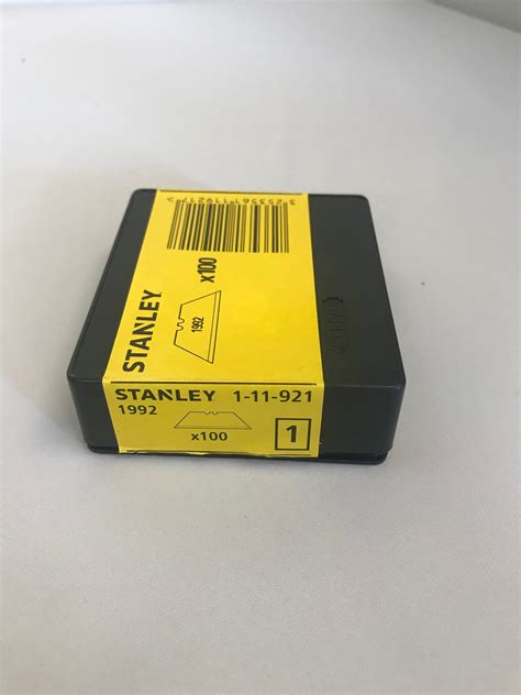 Stanley HD Straight Trimming Knife blades (1-11-921) - GJ Flooring Supplies